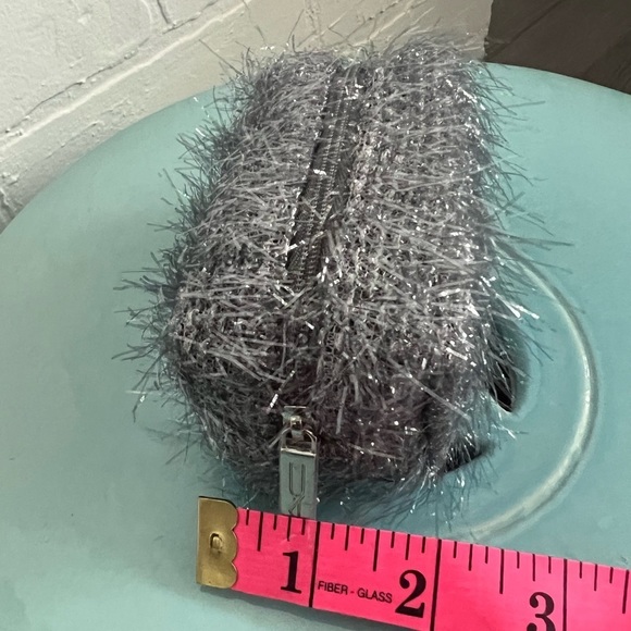 Mac Cosmetics - sparkle pouch- new - Picture 4 of 4